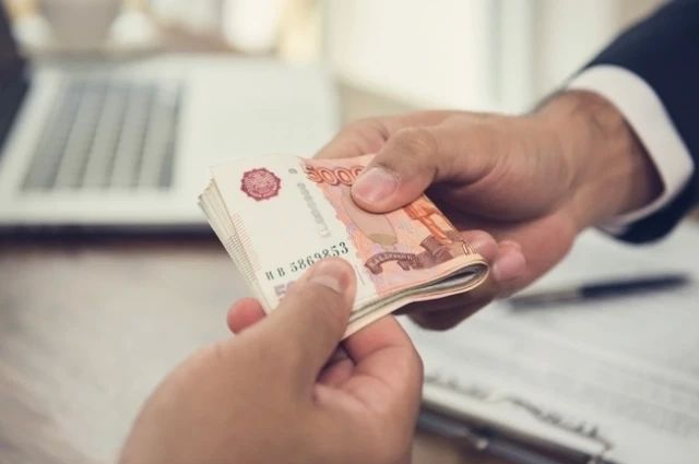 Работодатель на Сахалине задолжал своим работникам почти 70 млн