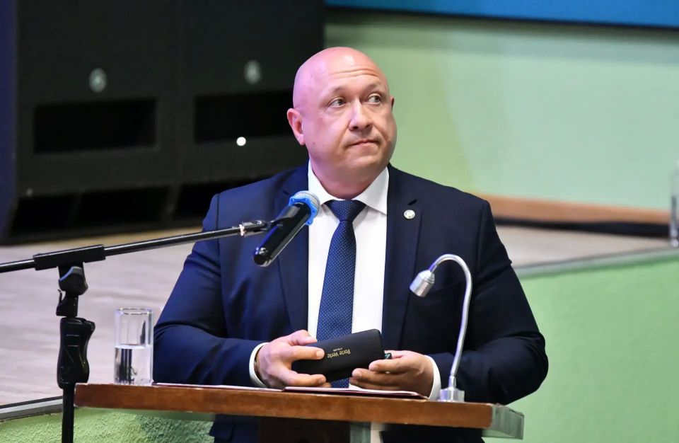 Все уже, конечно, знают, что во вторник губернатор Сахалинской области Валерий Лимаренко провёл встречу с жителями Итурупа Все уже, конечно, знают, что во вторник губернатор Сахалинской области Валерий Лимаренко провёл встречу с жителями Итурупа