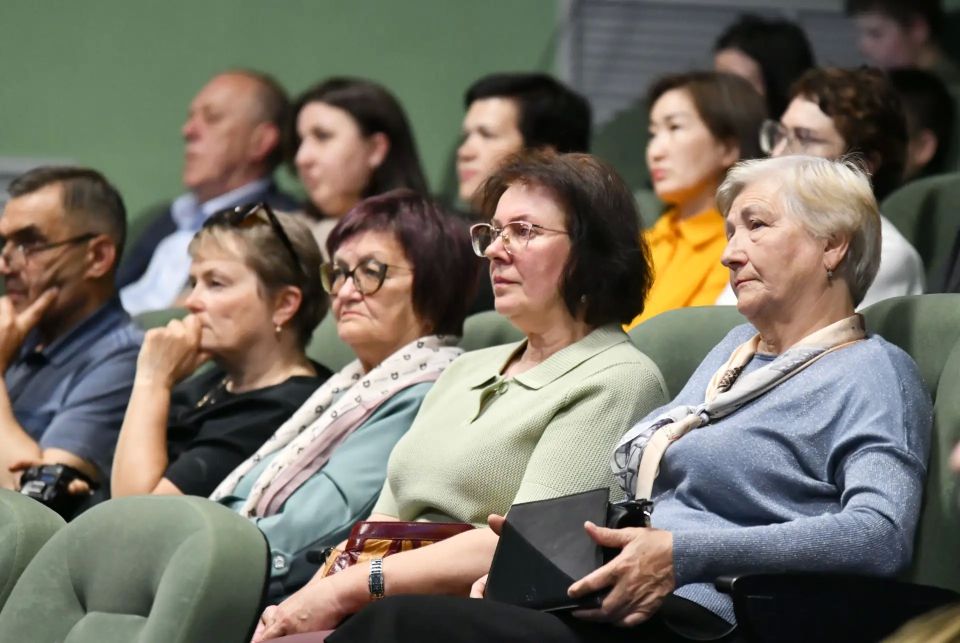 Все уже, конечно, знают, что во вторник губернатор Сахалинской области Валерий Лимаренко провёл встречу с жителями Итурупа Все уже, конечно, знают, что во вторник губернатор Сахалинской области Валерий Лимаренко провёл встречу с жителями Итурупа
