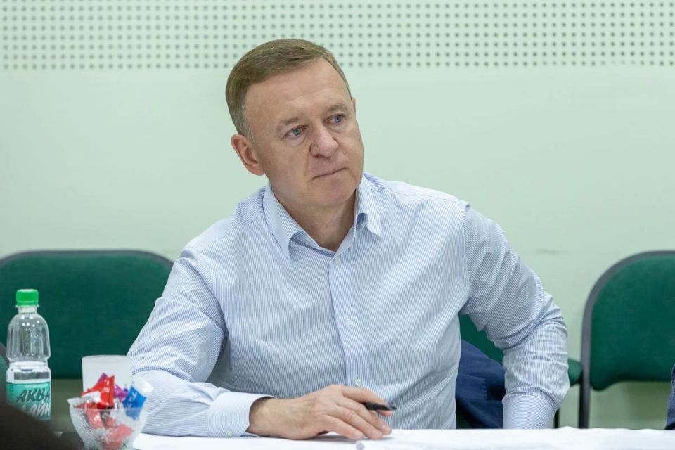 Сергей Надсадин провёл встречу с общественным советом Лугового Сергей Надсадин провёл встречу с общественным советом Лугового