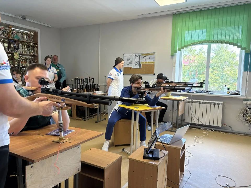На Сахалине определили сильнейших стрелков с ПОДА На Сахалине определили сильнейших стрелков с ПОДА