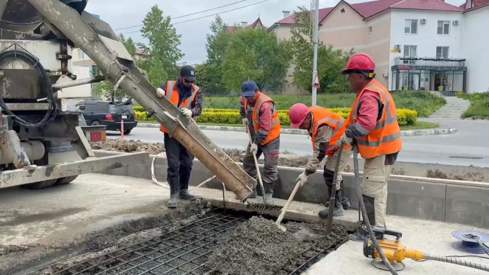 На улице Комсомольской в Южно-Сахалинске обустроят остановочный и парковочный карманы На улице Комсомольской в Южно-Сахалинске обустроят остановочный и парковочный карманы