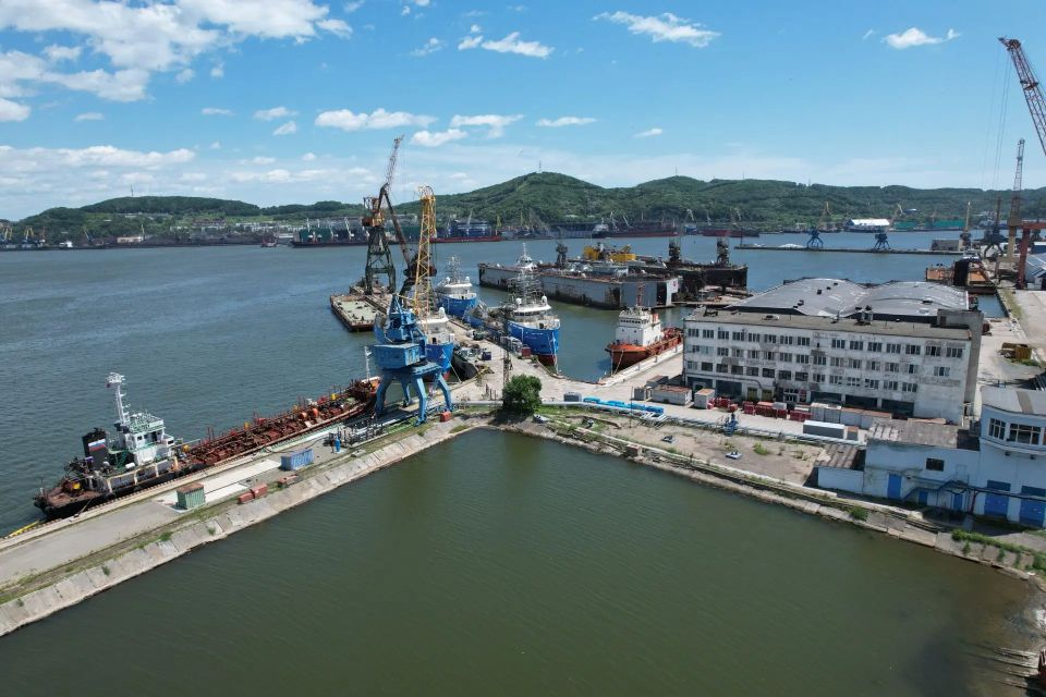 75 лет исполнилось одному из старейших предприятий Находки – Находкинскому судоремонтному заводу 75 лет исполнилось одному из старейших предприятий Находки – Находкинскому судоремонтному заводу
