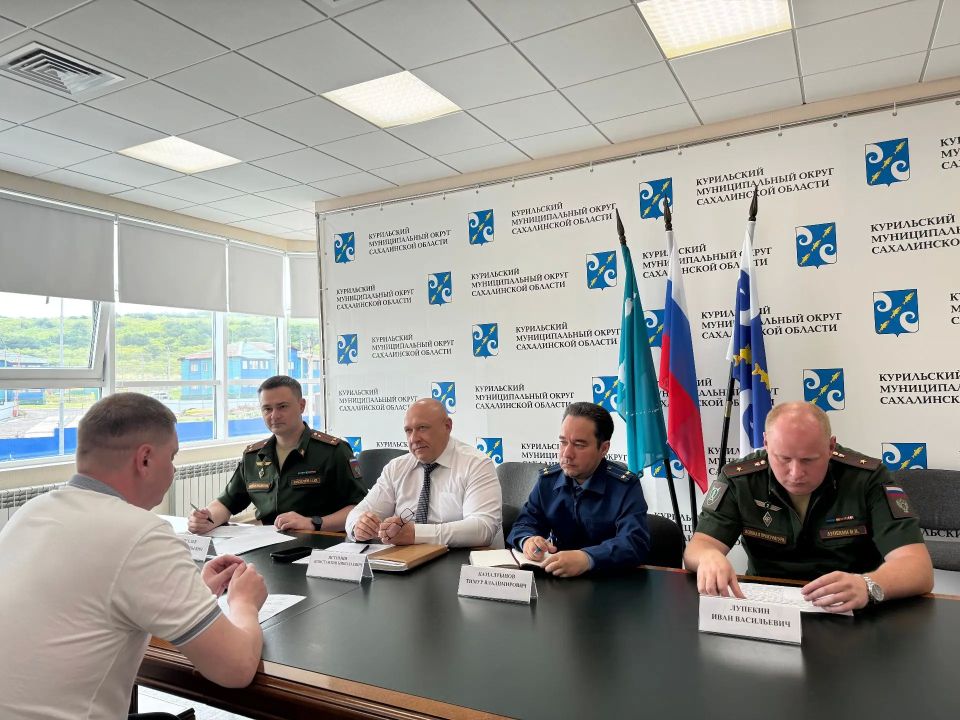 В Курильске комиссией военной прокуратуры Восточного военного округа (ВВО) в рамках оказания помощи вновь назначенному прокурору гарнизона Горячие Ключи был проведён личный приём граждан с участием военнослужащих по... В Курильске комиссией военной прокуратуры Восточного военного округа (ВВО) в рамках оказания помощи вновь назначенному прокурору гарнизона Горячие Ключи был проведён личный приём граждан с участием военнослужащих по...