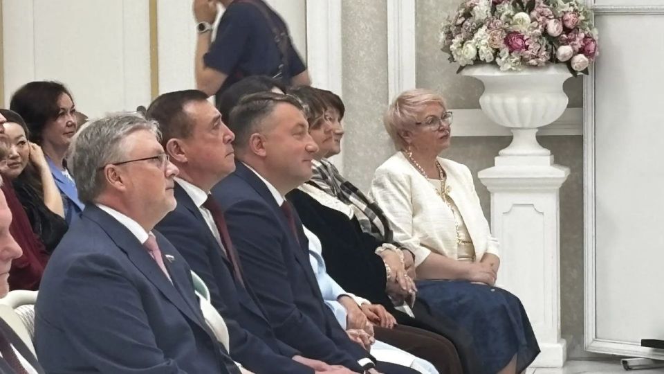 В преддверии Дня медицинского работника слова благодарности звучат в стенах уютного зала областного центра народного творчества В преддверии Дня медицинского работника слова благодарности звучат в стенах уютного зала областного центра народного творчества