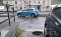 Корсаковцы предупредили земляков об открытом люке на парковке