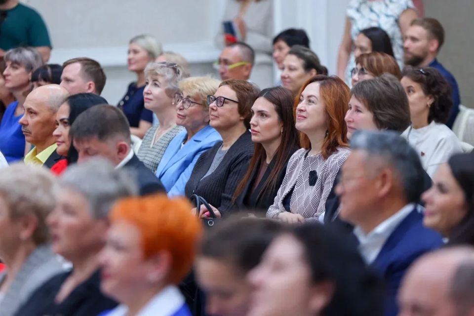 В преддверии Дня медицинского работника лучшие сотрудники отрасли отмечены наградами В преддверии Дня медицинского работника лучшие сотрудники отрасли отмечены наградами