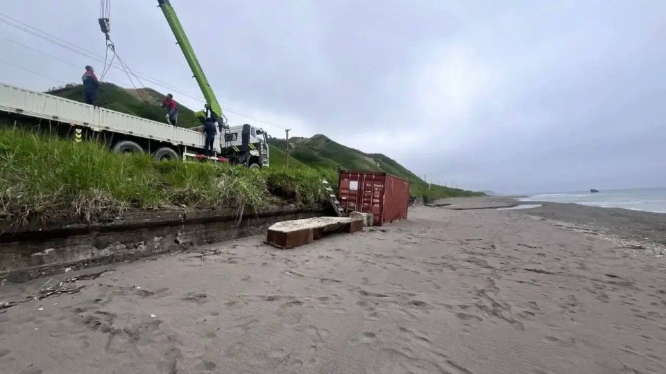 На Сахалине приступили к удалению судна «Капитан Лобунец» На Сахалине приступили к удалению судна «Капитан Лобунец»