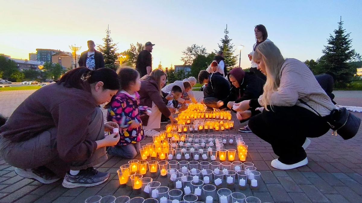 Мы помним.. В канун 85-й годовщины начала Великой Отечественной войны Единая Россия, волонтеры Победы, молодогвардейцы и неравнодушные жители проводят уже ставшую традиционной акцию «Огненные картины войны». По всей стране... Мы помним.. В канун 85-й годовщины начала Великой Отечественной войны Единая Россия, волонтеры Победы, молодогвардейцы и неравнодушные жители проводят уже ставшую традиционной акцию «Огненные картины войны». По всей стране...