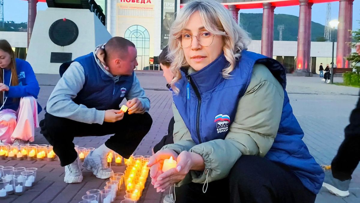 Мы помним.. В канун 85-й годовщины начала Великой Отечественной войны Единая Россия, волонтеры Победы, молодогвардейцы и неравнодушные жители проводят уже ставшую традиционной акцию «Огненные картины войны». По всей стране... Мы помним.. В канун 85-й годовщины начала Великой Отечественной войны Единая Россия, волонтеры Победы, молодогвардейцы и неравнодушные жители проводят уже ставшую традиционной акцию «Огненные картины войны». По всей стране...