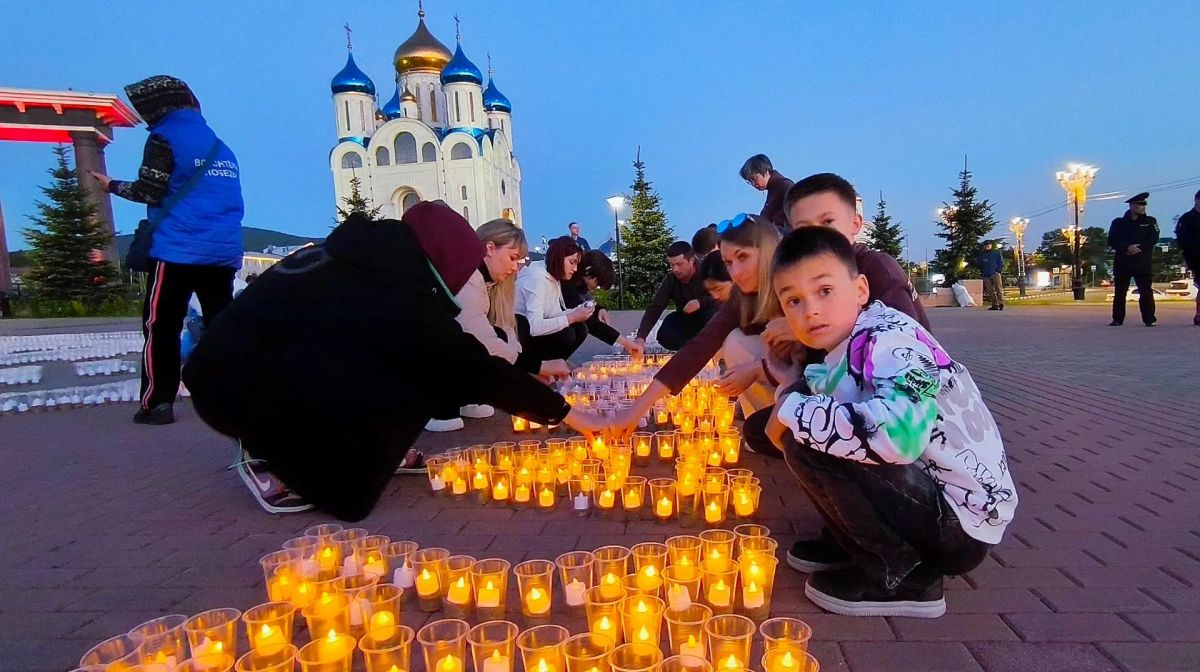 Мы помним.. В канун 85-й годовщины начала Великой Отечественной войны Единая Россия, волонтеры Победы, молодогвардейцы и неравнодушные жители проводят уже ставшую традиционной акцию «Огненные картины войны». По всей стране... Мы помним.. В канун 85-й годовщины начала Великой Отечественной войны Единая Россия, волонтеры Победы, молодогвардейцы и неравнодушные жители проводят уже ставшую традиционной акцию «Огненные картины войны». По всей стране...