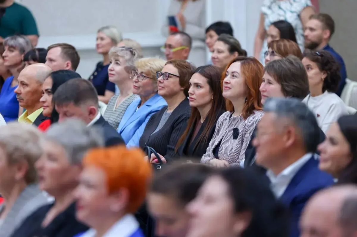Елена Касьянова поздравила сахалинских медиков с наступающим профессиональным праздником Елена Касьянова поздравила сахалинских медиков с наступающим профессиональным праздником