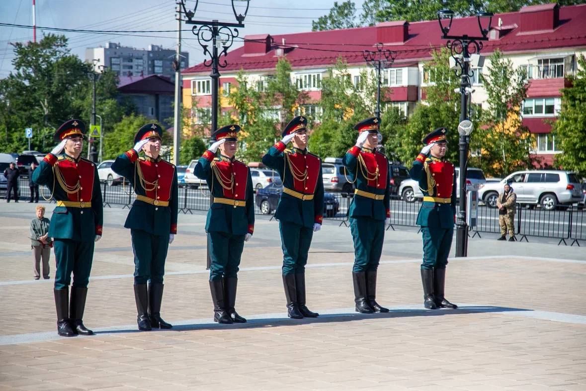 Начальник УМВД России по Сахалинской области , руководство и личный состав почтили память павших героев в День памяти и скорби Начальник УМВД России по Сахалинской области , руководство и личный состав почтили память павших героев в День памяти и скорби