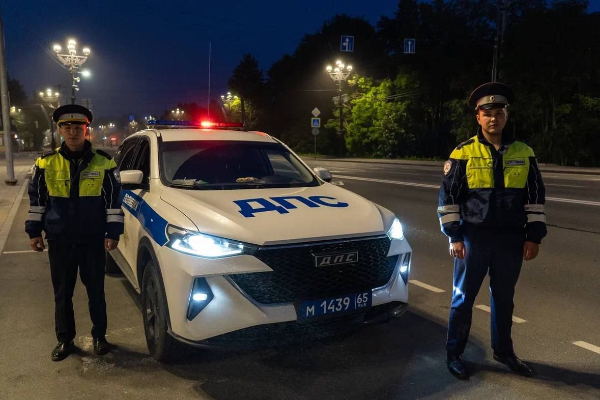 ЧТИМ И ПОМНИМ. Сахалинские полицейские зажгли свечи у мемориала Славы в 85ю годовщину начала Великой Отечественной войны Ранним утром 22 июня 2026 года, ровно в 4 часа, в Южно-Сахалинске прошла всероссийская акция «Свеча... ЧТИМ И ПОМНИМ. Сахалинские полицейские зажгли свечи у мемориала Славы в 85ю годовщину начала Великой Отечественной войны Ранним утром 22 июня 2026 года, ровно в 4 часа, в Южно-Сахалинске прошла всероссийская акция «Свеча...