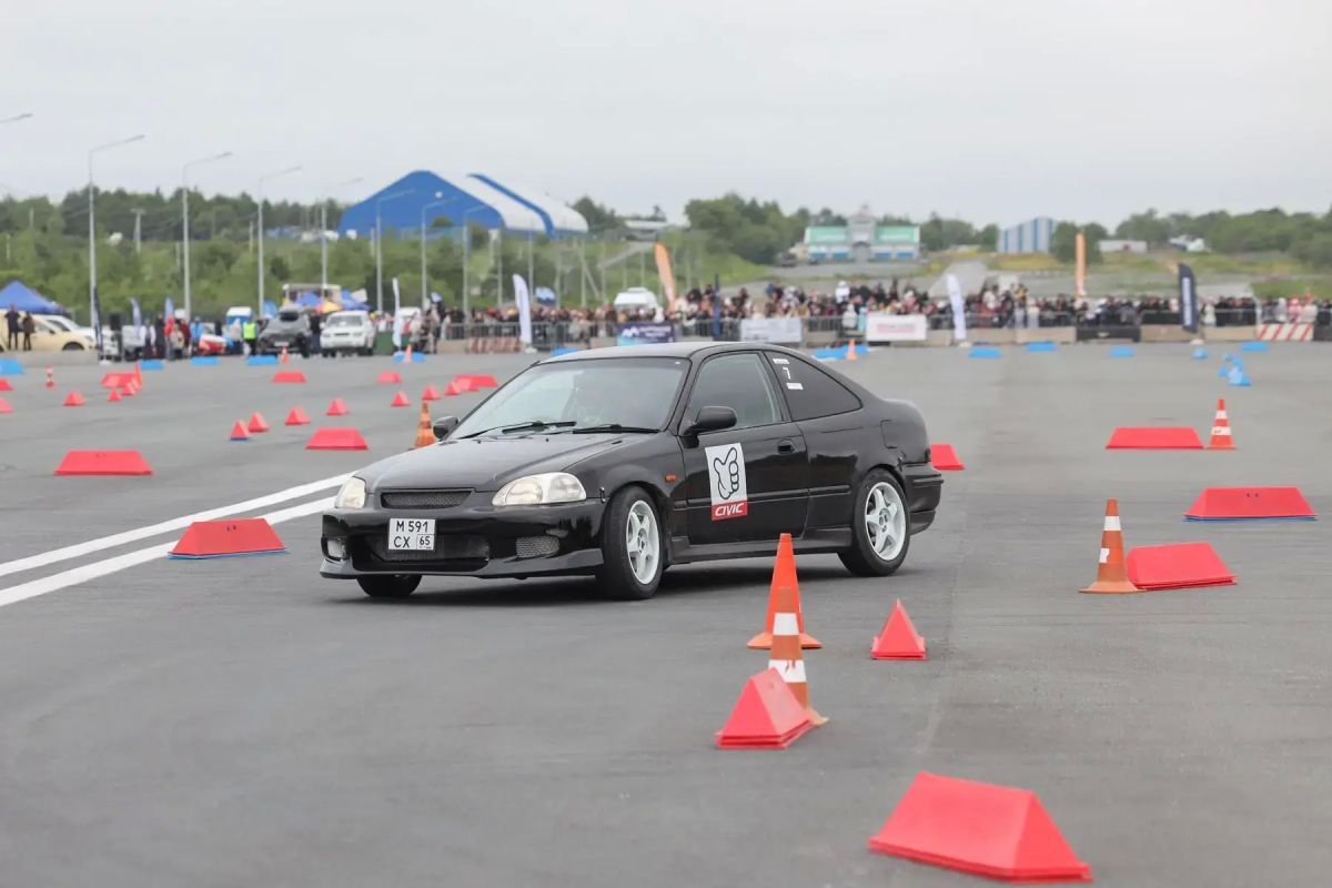 Лучших автогонщиков определили на Сахалине Лучших автогонщиков определили на Сахалине