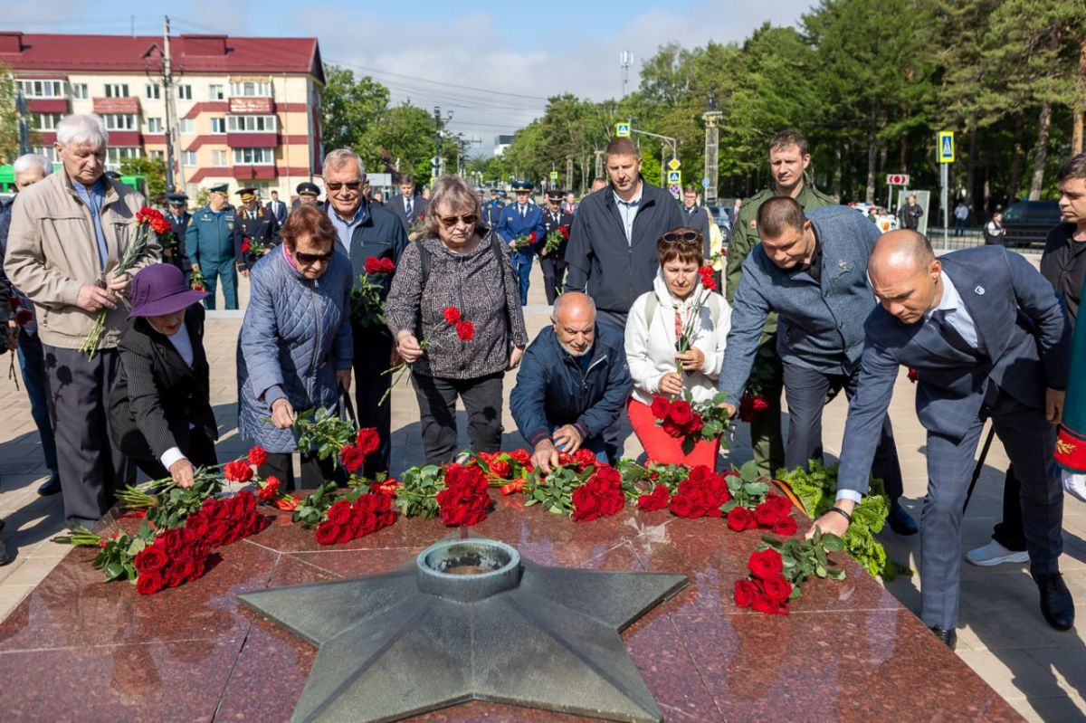 Сергей Надсадин: Сегодня мы скорбим о тех, кто в далёкие 1940-е не вернулся с поля боя, и преклоняемся перед теми, кто выстоял и восстановил страну после войны Сергей Надсадин: Сегодня мы скорбим о тех, кто в далёкие 1940-е не вернулся с поля боя, и преклоняемся перед теми, кто выстоял и восстановил страну после войны