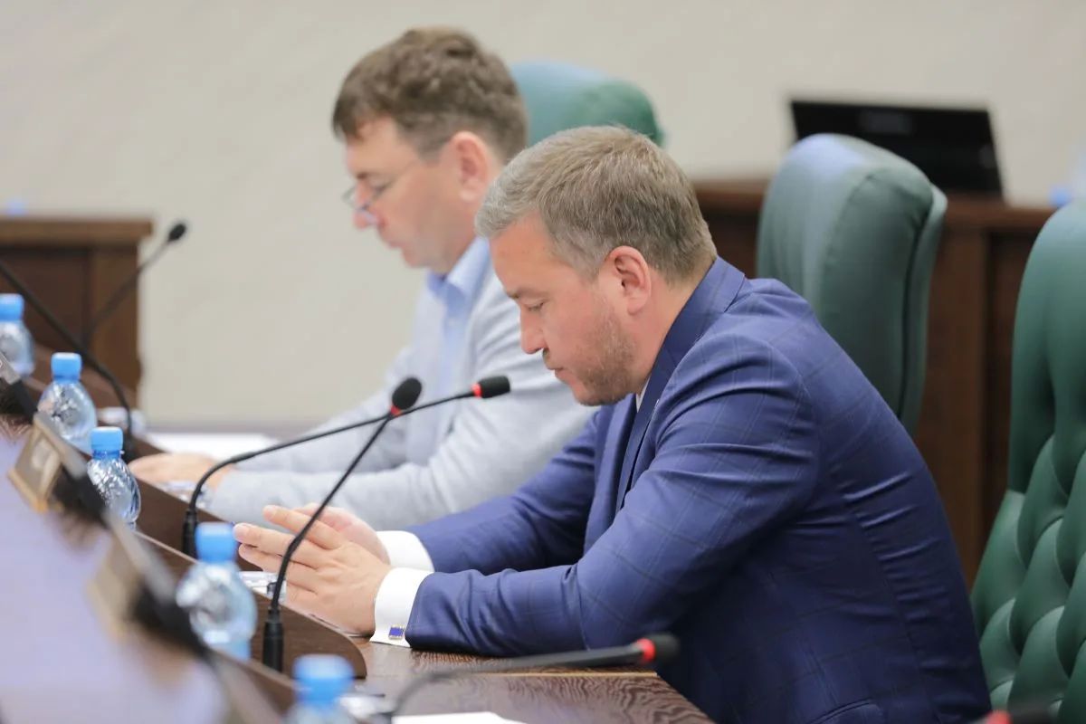 Сахалинские депутаты поддержали смягчение запрета на строительство АЗС у водоёмов Сахалинские депутаты поддержали смягчение запрета на строительство АЗС у водоёмов
