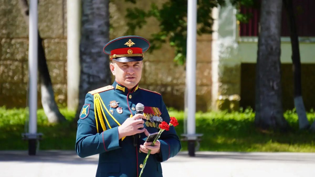 В Аниве впервые зажгли Вечный огонь В Аниве впервые зажгли Вечный огонь