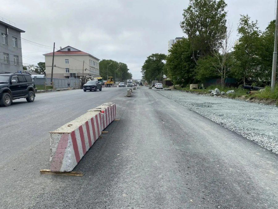 На проспекте Мира в Южно-Сахалинске заасфальтировали уже больше 11 тысяч квадратных метров На проспекте Мира в Южно-Сахалинске заасфальтировали уже больше 11 тысяч квадратных метров
