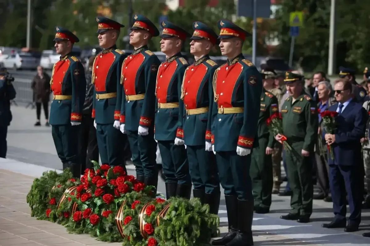 Символично, что именно в День памяти и скорби, когда мы вспоминаем начало Великой Отечественной войны, мы вновь обращаемся к вопросам сохранения исторической памяти и патриотического воспитания Символично, что именно в День памяти и скорби, когда мы вспоминаем начало Великой Отечественной войны, мы вновь обращаемся к вопросам сохранения исторической памяти и патриотического воспитания