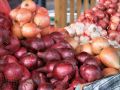 Секреты по уборке лука: как спичка помогает получить крупный урожай
