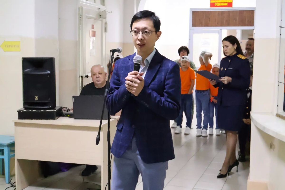 В День ветерана боевых действий сотрудники следственного управления СК России по Сахалинской области поздравили и поддержали бойцов в госпитале В День ветерана боевых действий сотрудники следственного управления СК России по Сахалинской области поздравили и поддержали бойцов в госпитале