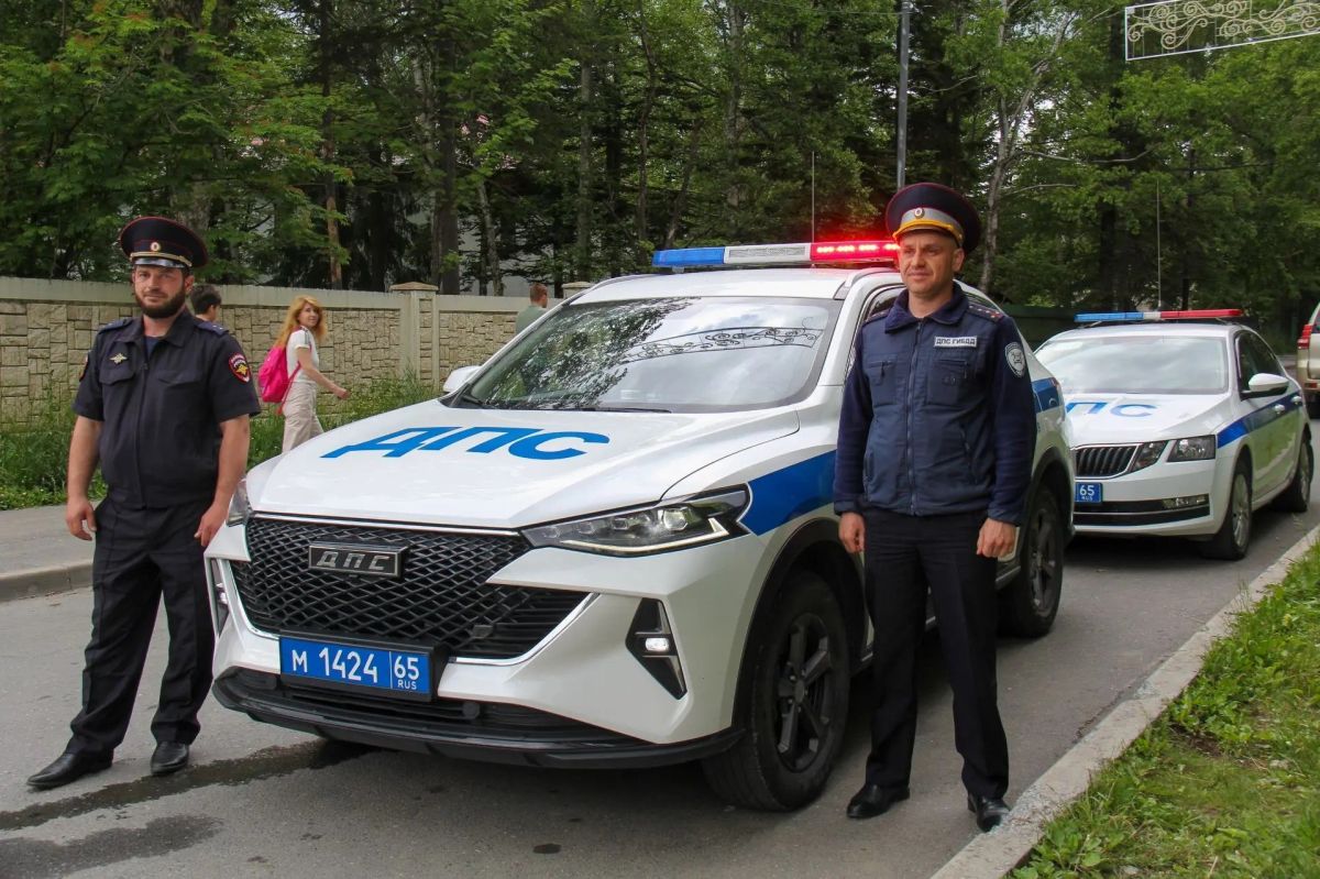 Сотрудники сахалинской полиции обеспечили правопорядок во время «Общегородского выпускного - 2026» Сотрудники сахалинской полиции обеспечили правопорядок во время «Общегородского выпускного - 2026»