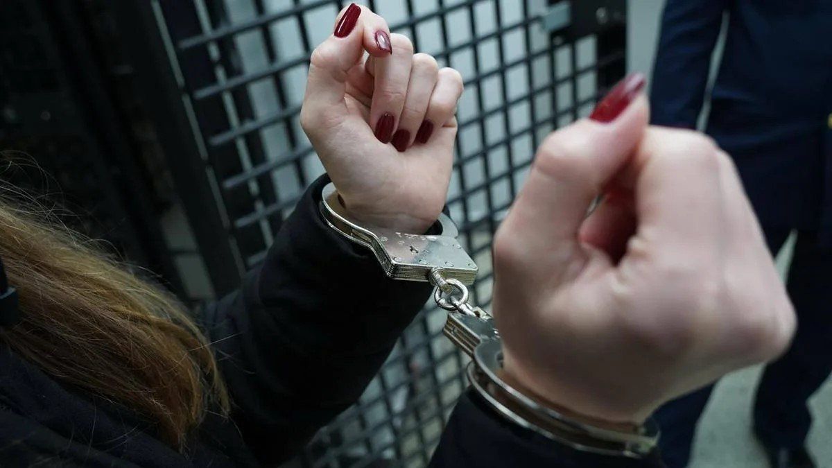 Сотрудники сахалинской полиции обеспечили правопорядок во время «Общегородского выпускного - 2026» Сотрудники сахалинской полиции обеспечили правопорядок во время «Общегородского выпускного - 2026»