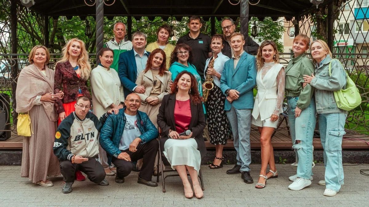 Сахалинские поэты и музыканты встретили Ярилин день в беседке СахОУНБ Сахалинские поэты и музыканты встретили Ярилин день в беседке СахОУНБ