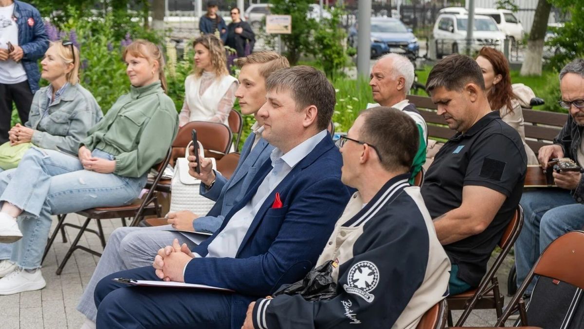 Сахалинские поэты и музыканты встретили Ярилин день в беседке СахОУНБ Сахалинские поэты и музыканты встретили Ярилин день в беседке СахОУНБ