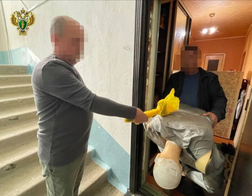 Угрожали выбросить с четвертого этажа, требуя миллион Угрожали выбросить с четвертого этажа, требуя миллион