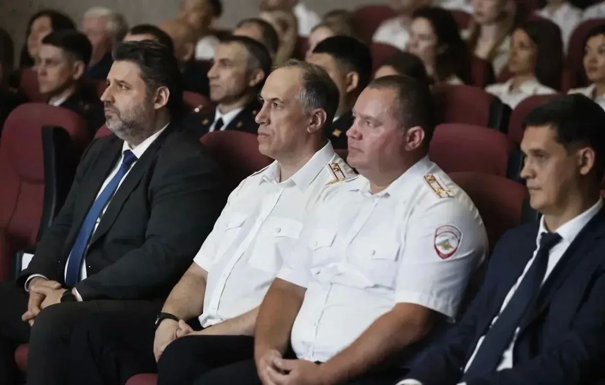 В Южно-Сахалинске состоялось торжественное мероприятие, посвящённое 90-летию Госавтоинспекции России В Южно-Сахалинске состоялось торжественное мероприятие, посвящённое 90-летию Госавтоинспекции России