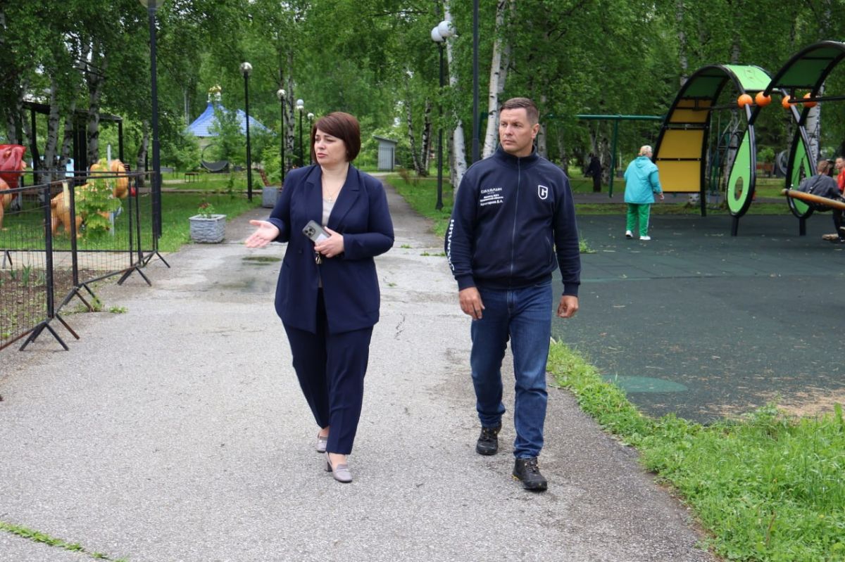 Парки в порядке, но есть недочёты: министр ЖКХ оценил благоустройство в Смирных Парки в порядке, но есть недочёты: министр ЖКХ оценил благоустройство в Смирных