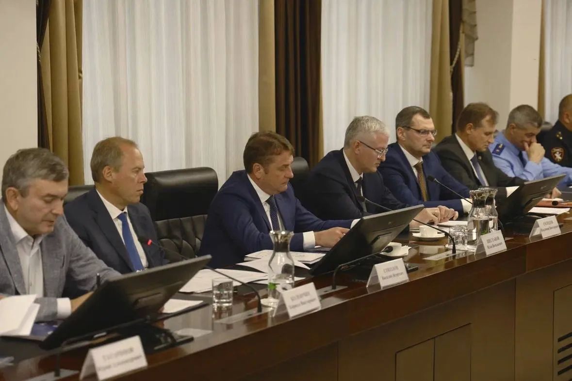 Глава Росрыболовства Илья Шестаков оценил ход лососевой путины во время рабочей поездки на Камчатку Глава Росрыболовства Илья Шестаков оценил ход лососевой путины во время рабочей поездки на Камчатку