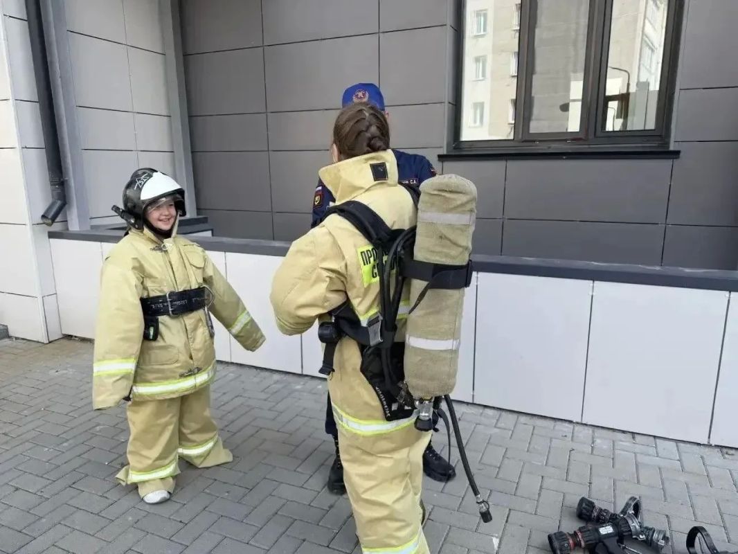 Пожарные провели профилактический рейд в детской школе искусств Пожарные провели профилактический рейд в детской школе искусств