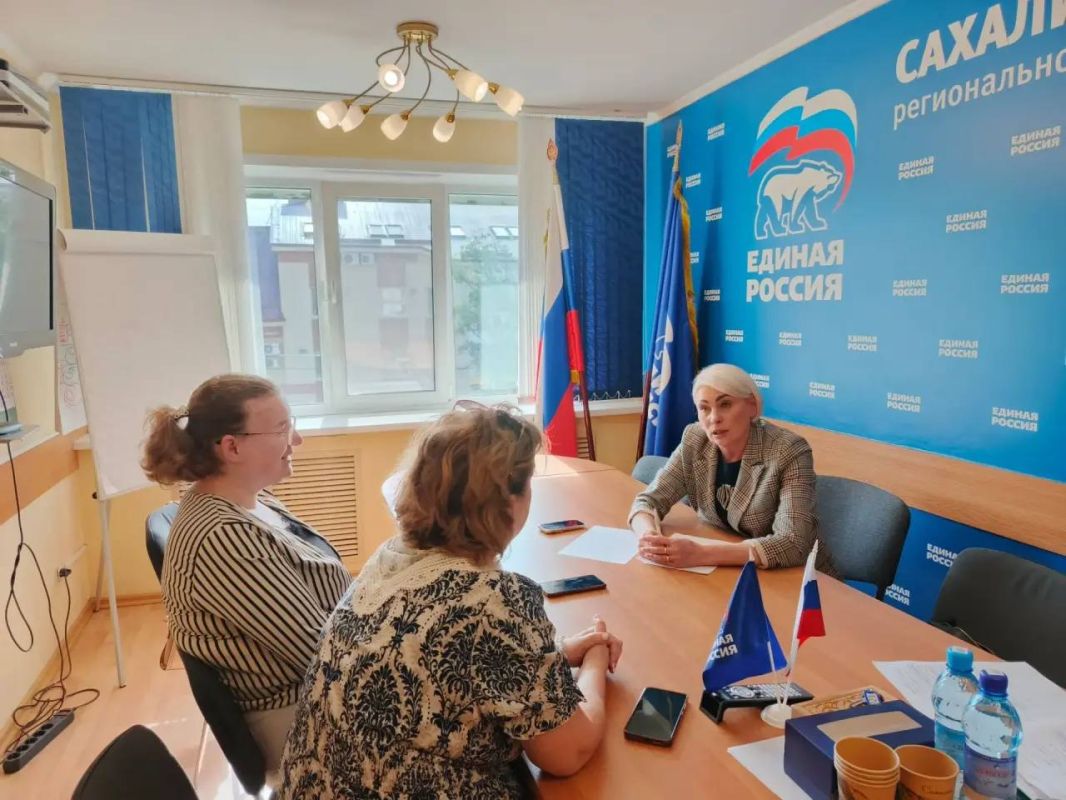 Депутаты на связи: приемы, выезды и юридическая помощь жителям Депутаты на связи: приемы, выезды и юридическая помощь жителям