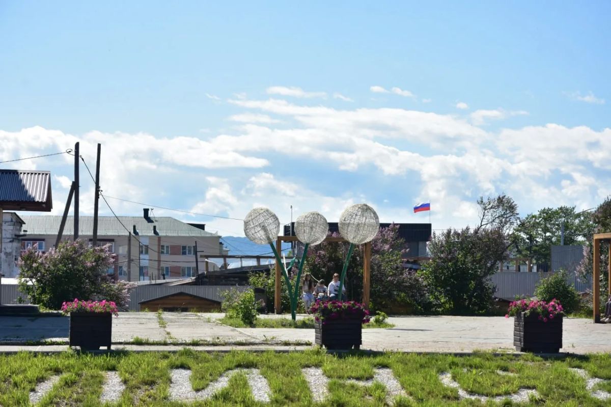 Более трех тысяч цветов будут украшать улицы Долинского района Более трех тысяч цветов будут украшать улицы Долинского района