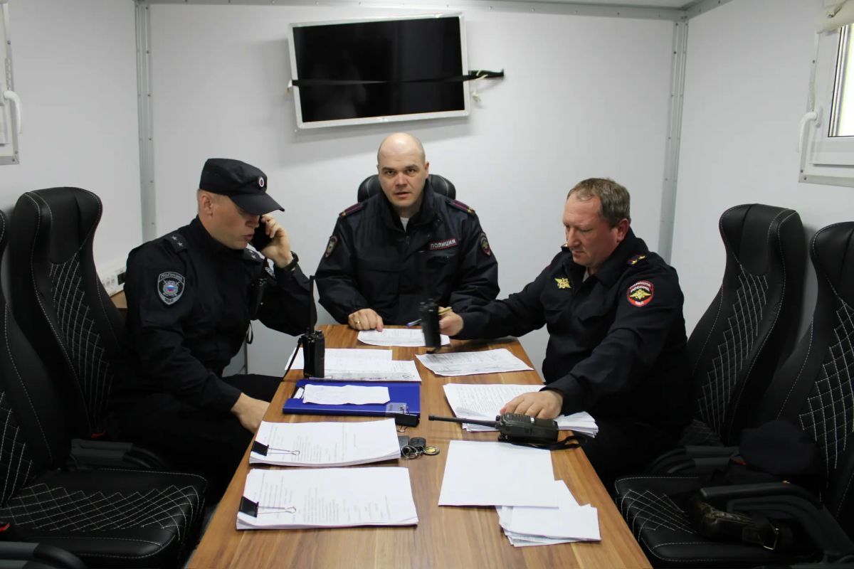 Два дня, солнце, ветер, тысячи гостей и десятки летательных аппаратов Два дня, солнце, ветер, тысячи гостей и десятки летательных аппаратов