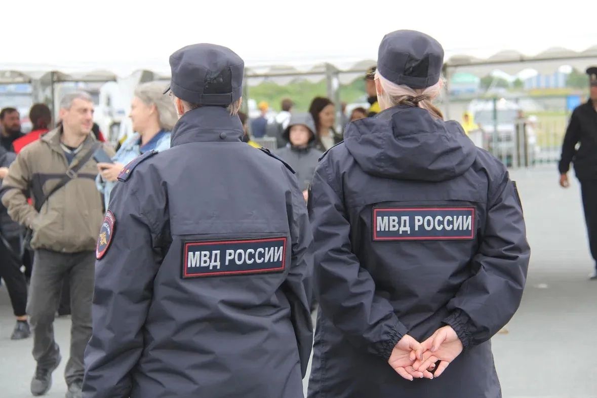Два дня, солнце, ветер, тысячи гостей и десятки летательных аппаратов Два дня, солнце, ветер, тысячи гостей и десятки летательных аппаратов