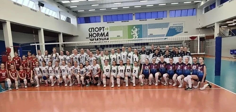 Из дальних странствий возвратясь В первом полугодии юные островные волейболисты неоднократно выезжали на соревнования за пределы региона Из дальних странствий возвратясь В первом полугодии юные островные волейболисты неоднократно выезжали на соревнования за пределы региона