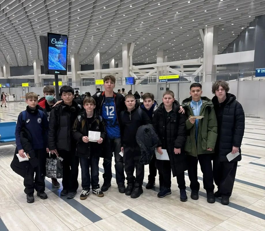 Из дальних странствий возвратясь В первом полугодии юные островные волейболисты неоднократно выезжали на соревнования за пределы региона Из дальних странствий возвратясь В первом полугодии юные островные волейболисты неоднократно выезжали на соревнования за пределы региона