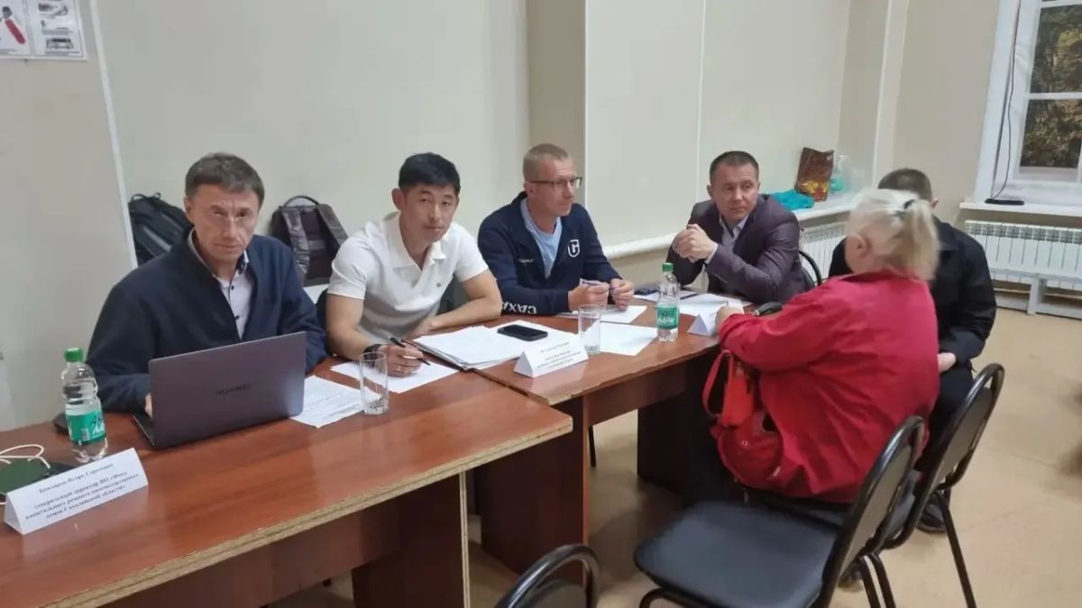 Юрий Дробышев провёл личный приём граждан в Охе