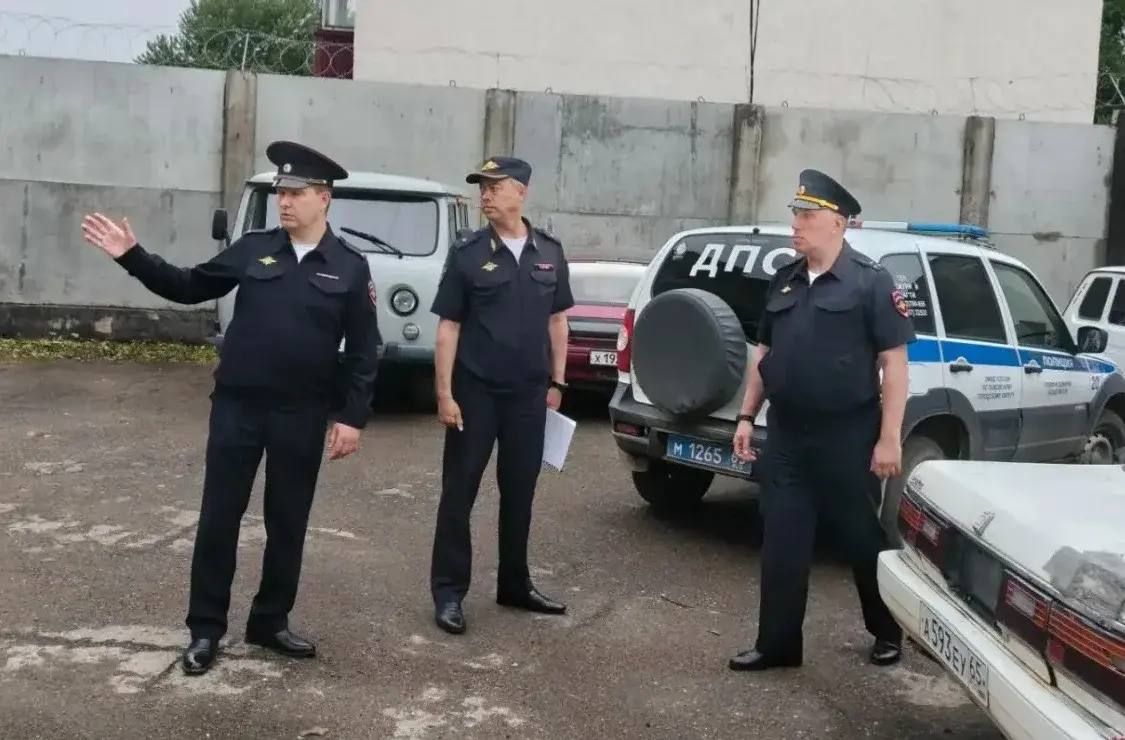 Следующим объектом рабочей поездки руководства УМВД стал ОМВД «Тымовский» Следующим объектом рабочей поездки руководства УМВД стал ОМВД «Тымовский»