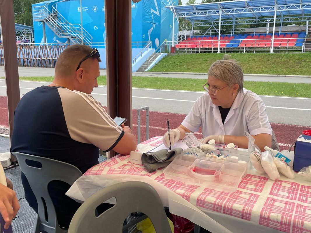 В честь Дня семьи, любви и верности сегодня в городском парке им. Гагарина прошёл праздник для жителей и гостей островного региона В честь Дня семьи, любви и верности сегодня в городском парке им. Гагарина прошёл праздник для жителей и гостей островного региона