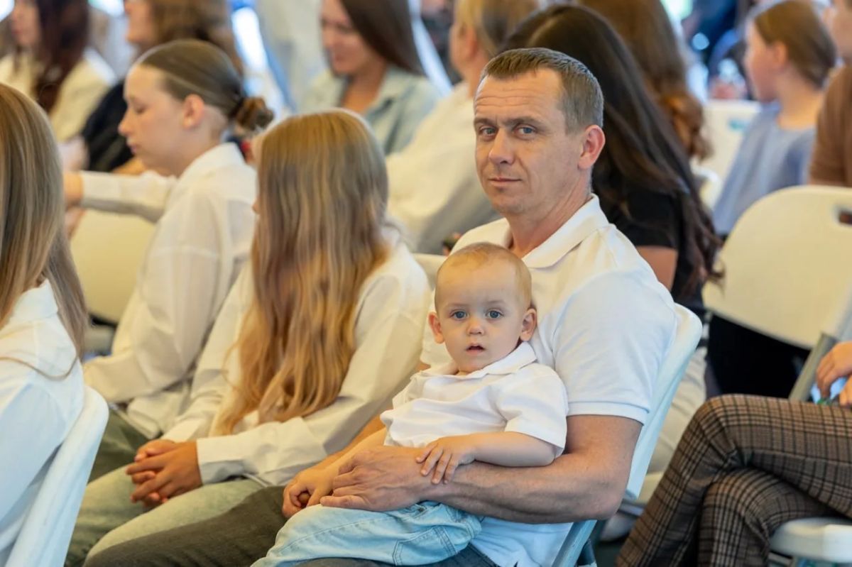 Сергей Надсадин: Главной площадкой празднования Дня семьи, любви и верности по традиции стал наш городской парк им. Гагарина. Большой фестиваль собрал сотни южносахалинцев – здесь было многолюдно и празднично Сергей Надсадин: Главной площадкой празднования Дня семьи, любви и верности по традиции стал наш городской парк им. Гагарина. Большой фестиваль собрал сотни южносахалинцев – здесь было многолюдно и празднично