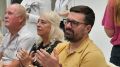 В День семьи, любви и верности поздравила и наградила медалью «За верность и любовь» супружеские пары, которые долгие десятилетия живут в любви и согласии в нашей Сахалинской области