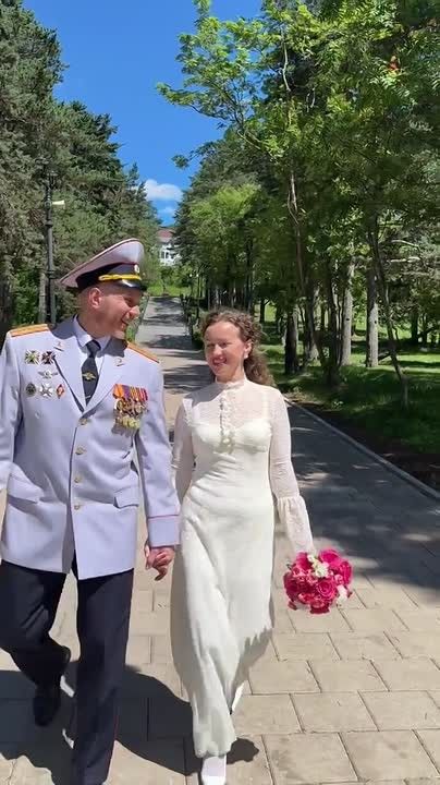 СОВЕТ ДА ЛЮБОВЬ! ПОЗДРАВЛЯЕМ ПРЕКРАСНУЮ МОЛОДУЮ СЕМЬЮ СО ЗНАМЕНАТЕЛЬНЫМ СОБЫТИЕМ — ПУСТЬ ВАШ ДОМ ВСЕГДА БУДЕТ НАПОЛНЕН РАДОСТЬЮ, ВЗАИМОПОНИМАНИЕМ И ТЕПЛОМ!