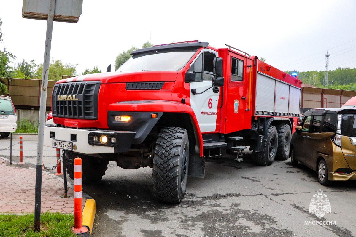 Во дворах "Аралии" припаркованные авто прорядили с эвакуатором Во дворах "Аралии" припаркованные авто прорядили с эвакуатором