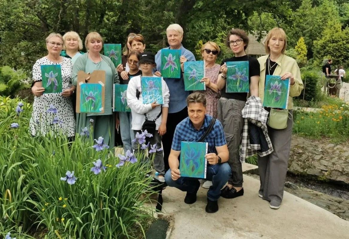 Творческий пленэр в Ботаническом саду а День семьи, любви и верности! Творческий пленэр в Ботаническом саду а День семьи, любви и верности!