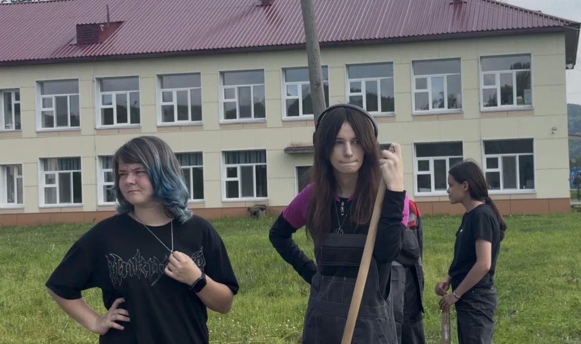 Сегодня встретился с ребятами, их родителями и преподавателями школы села Краснополье Сегодня встретился с ребятами, их родителями и преподавателями школы села Краснополье